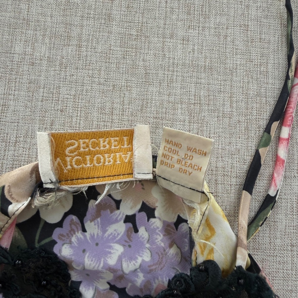 Vintage Victorias Secret Gold Label Floral Lace Beaded Camisole Top Small Black - Picture 4 of 6